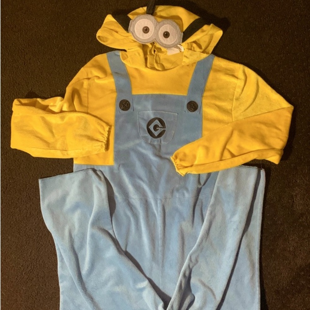 Minions costume  size medium 8/10